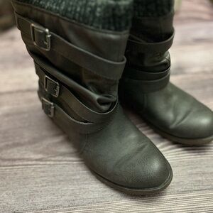 Black‎ Buckle Strap Boots